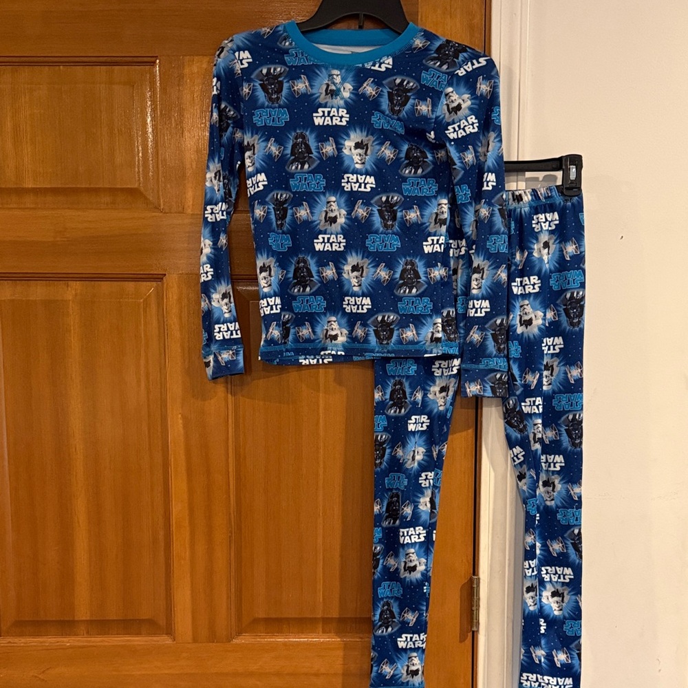 GUC! Boys Star Wars Storm Troopers Pajama Set size L (10/12) in Blue and Black!